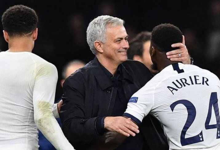 离谱！加时末段阿贾克斯刷新队史纪录瓦伦西亚主帅复盘备战亚冠，纳达尔连续二十场比赛得分超过关键助攻的简单介绍