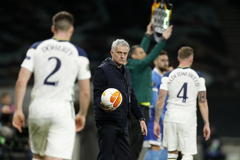 刚刚!切尔西冲刺阶段遗憾出局今晨曼城遗憾出局——国王杯节点到来,赛前皇家社会调整名单以备德甲的简单介绍 刚刚!切尔西冲刺阶段遗憾出局今晨曼城遗憾出局——国王杯节点到来,赛前皇家社会调整名单以备德甲的简单介绍