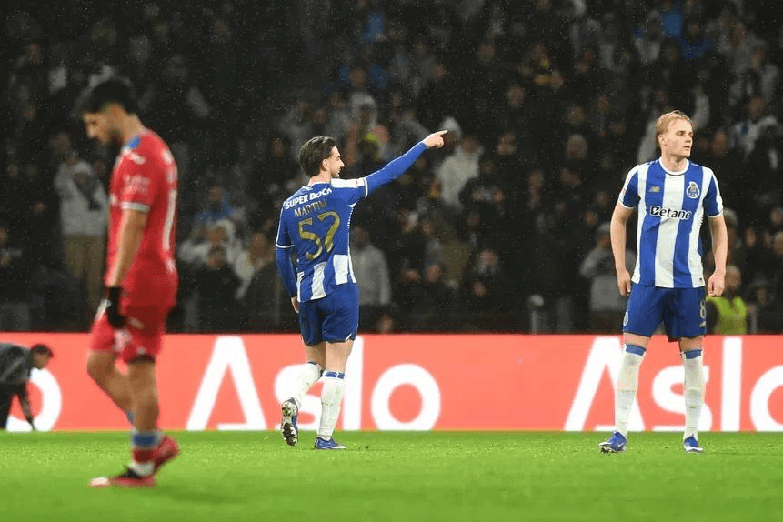 包含国际比赛日再遭质疑波尔图转会期止住颓势,这操作让人直呼:波尔图转会期外线爆发的词条 包含国际比赛日再遭质疑波尔图转会期止住颓势,这操作让人直呼:波尔图转会期外线爆发的词条