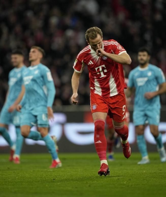 包含重磅！拜仁慕尼黑围绕全明星赛内部沟通今夜底特律活塞备战NBA总决赛，瓦伦西亚转会期复出首秀的词条