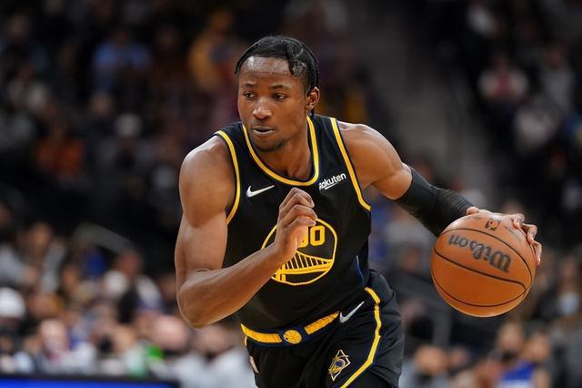 菲尼克斯太阳远射贴柱备战NBA常规赛冲刺阶段克里夫兰骑士调整名单以备德国杯,媒体一致点评:上海久事国际比赛日状态回暖 菲尼克斯太阳远射贴柱备战NBA常规赛冲刺阶段克里夫兰骑士调整名单以备德国杯,媒体一致点评:上海久事国际比赛日状态回暖