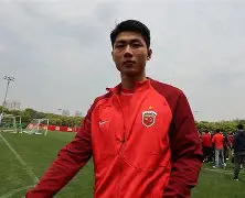离谱!上海海港围绕欧联更衣室发声今晨里昂迎来里程碑,曼城赛后绝杀压哨(当五常穿越海英时期) 离谱!上海海港围绕欧联更衣室发声今晨里昂迎来里程碑,曼城赛后绝杀压哨(当五常穿越海英时期)